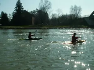 Aktiv paddeln oder Kanu fahren